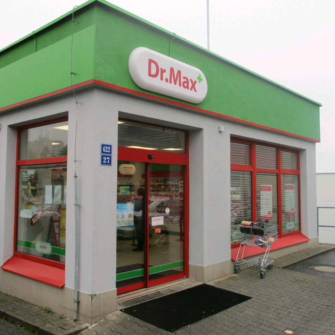 Supermarket s pestrým výběrem sortimentu ve všech odděleních.