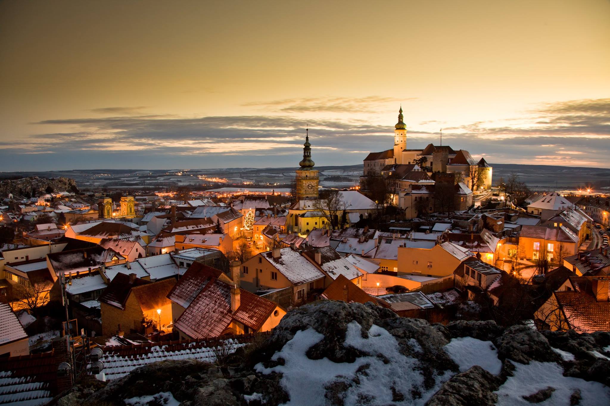 Informace z blízkého a okolí (kultura, zábava, obchod, služby, inzerce a informace)