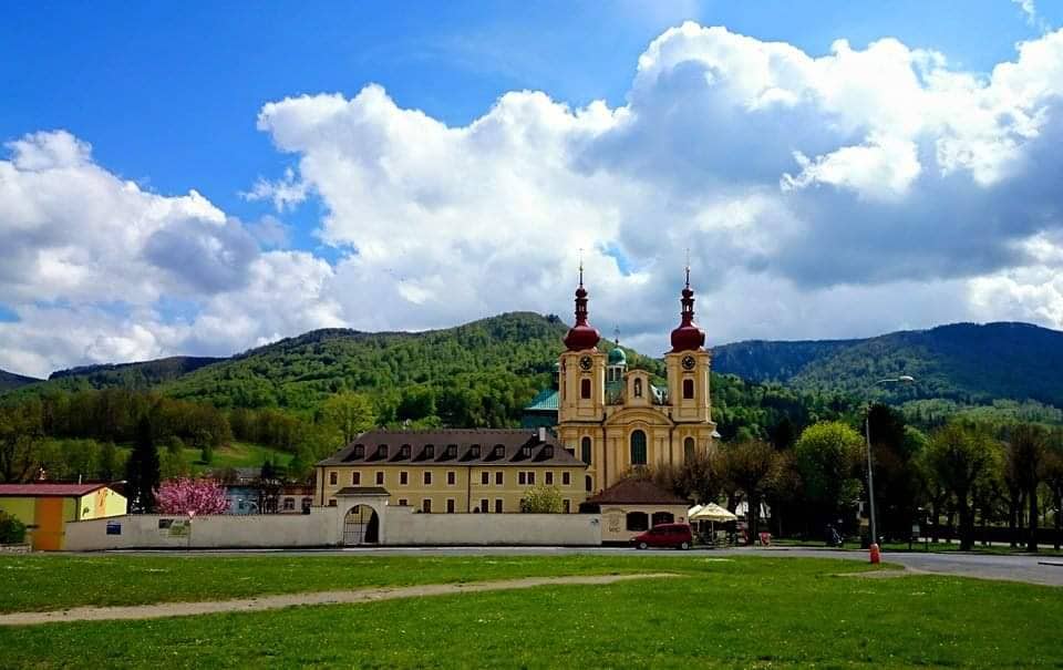 Informace z blízkého a okolí (kultura, zábava, obchod, služby, inzerce a informace)