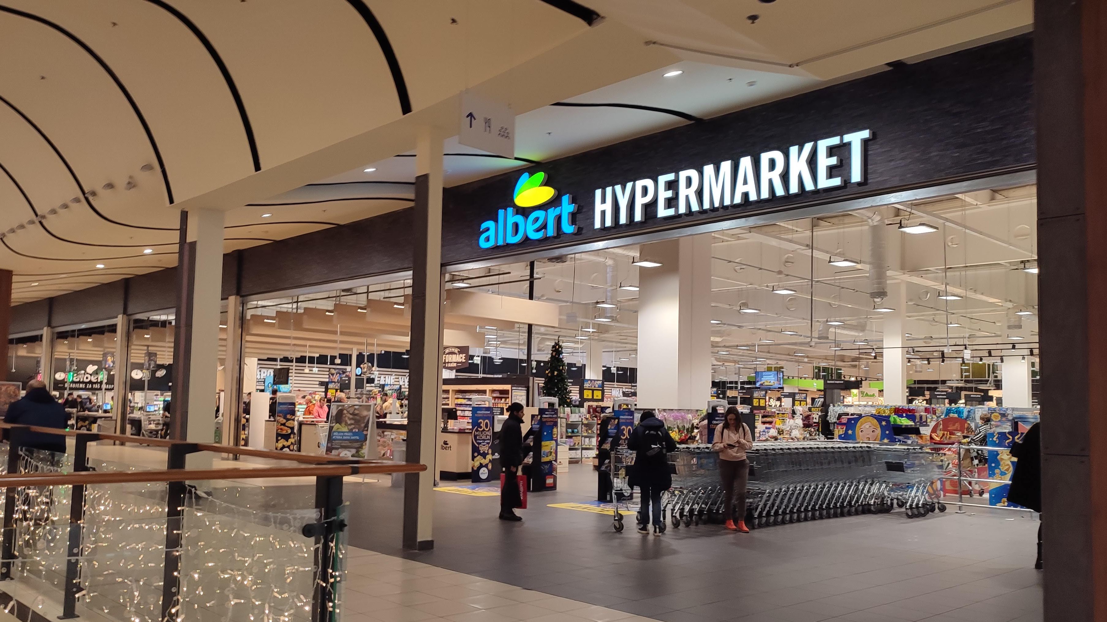 Prodavač/-ka v hypermarketu
